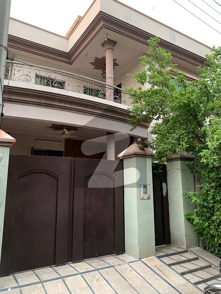 10 Marla House For Sale in Wapda Town Gujranwala Block-B4