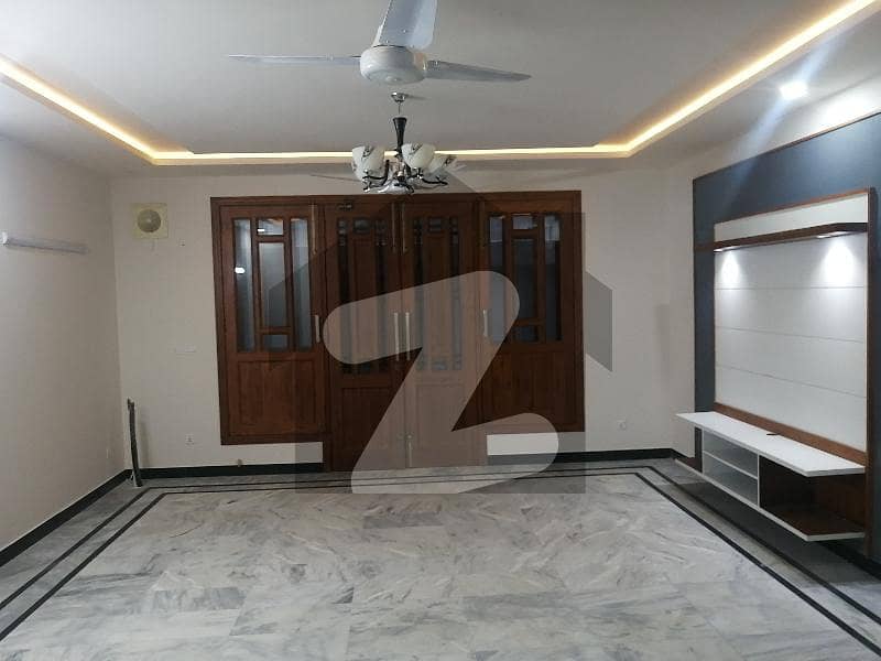 ای ۔ 11 اسلام آباد میں 6 کمروں کا 1 کنال مکان 4.5 لاکھ میں کرایہ پر دستیاب ہے۔