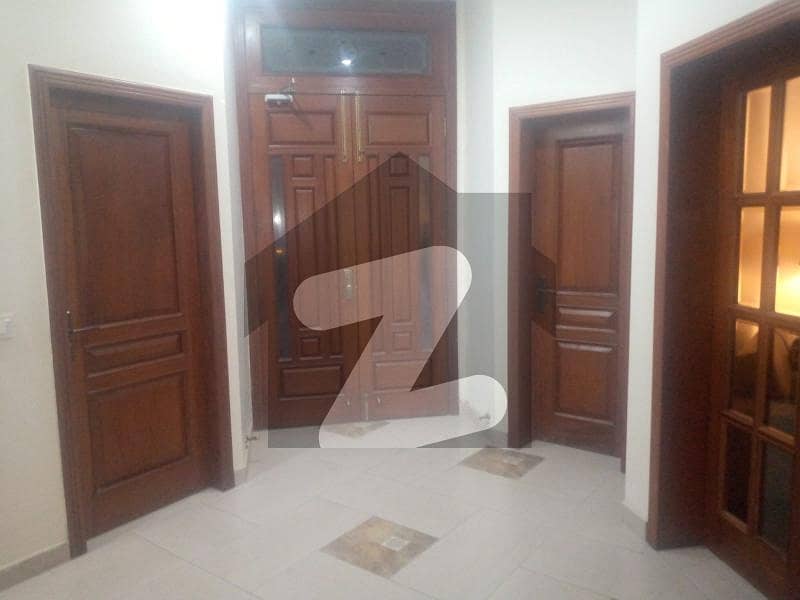 1 KANAL HOUSE FOR RENT IN EX AIR AAVENUE PHASE 8 LAHORE