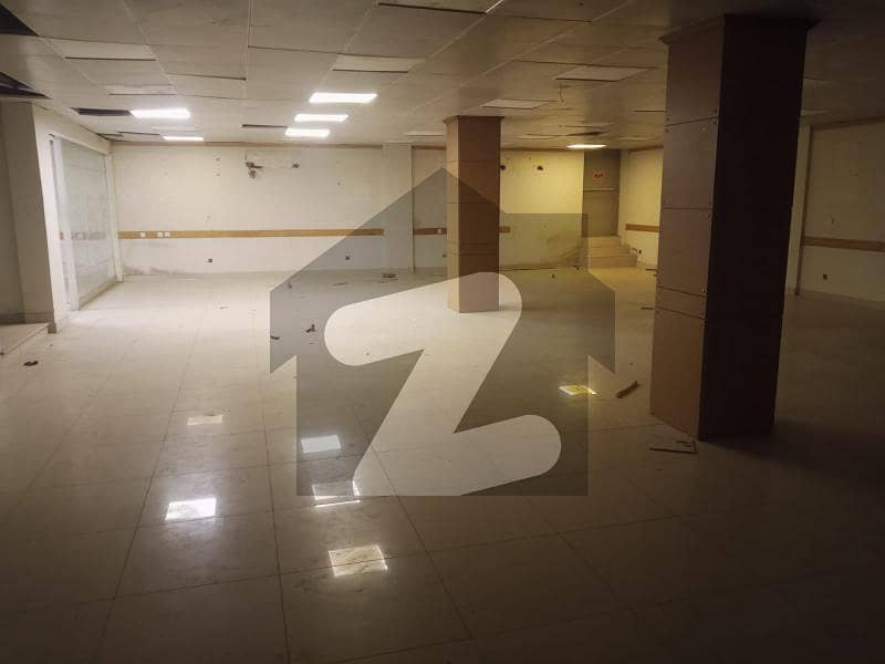 اسٹیڈیم روڈ راولپنڈی میں 1.78 کنال دفتر 22 لاکھ میں کرایہ پر دستیاب ہے۔
