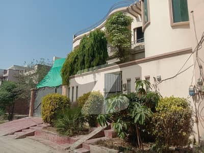 A Great Choice For A 5 Marla Upper Portion Available In Saeed Colony - New Garden Block