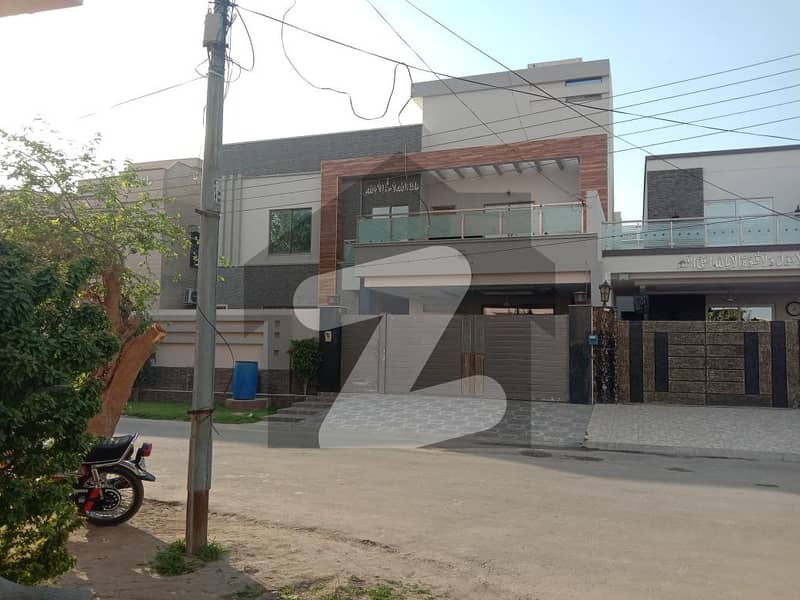 House Of 18 Marla For sale In Saeed Colony - New Garden Block