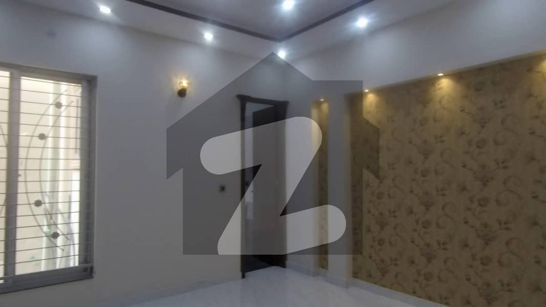بینکرز ہاؤسنگ سوسائٹی - بلاک سی بینکرز کوآپریٹو ہاؤسنگ سوسائٹی لاہور میں 5 کمروں کا 10 مرلہ مکان 3.65 کروڑ میں برائے فروخت۔