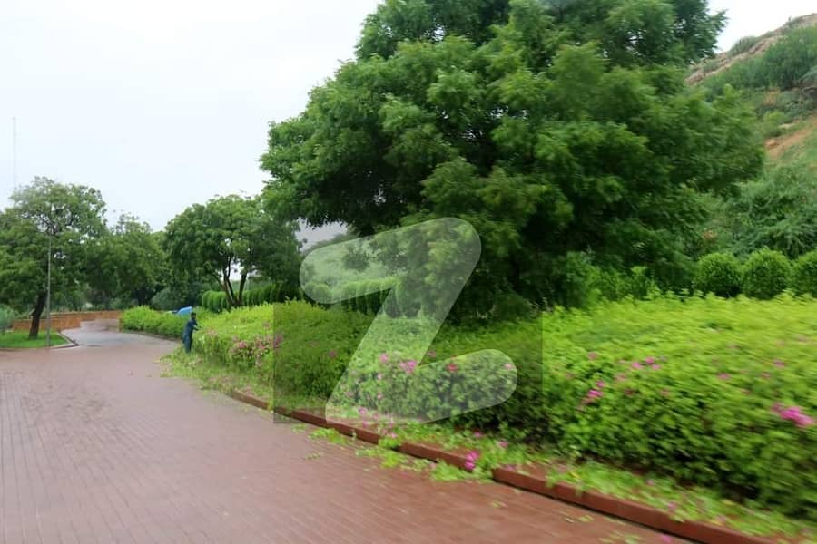 West Open Residential Plot Of 160 Square Yards In Naya Nazimabad - Block C For sale