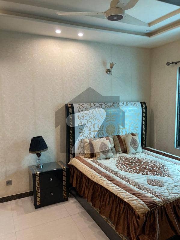 جوہر ٹاؤن لاہور میں 5 کمروں کا 10 مرلہ مکان 1.3 لاکھ میں کرایہ پر دستیاب ہے۔
