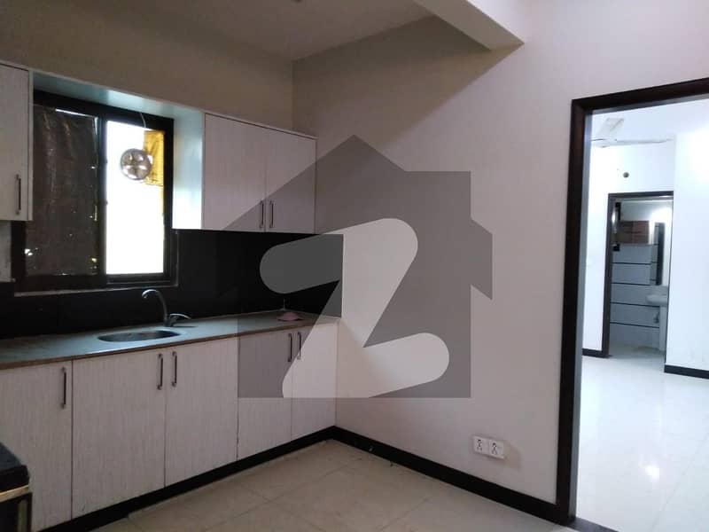 500 Square Feet Flat For rent In Beautiful Bukhari Commercial Area