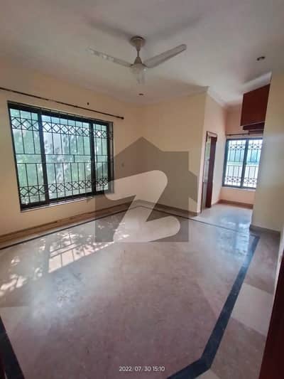1 kanal Upper Portion Available For Rent in G13 2 Islamabad