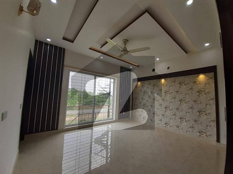 10 Marla Upper Portion Fully Renovated Available For Rent In Bahria Town Lahore(s)