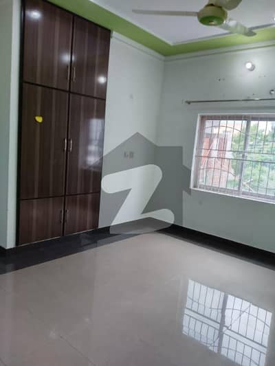 10 Marla Facing Park House First Floor Available For Rent In Wapda Town