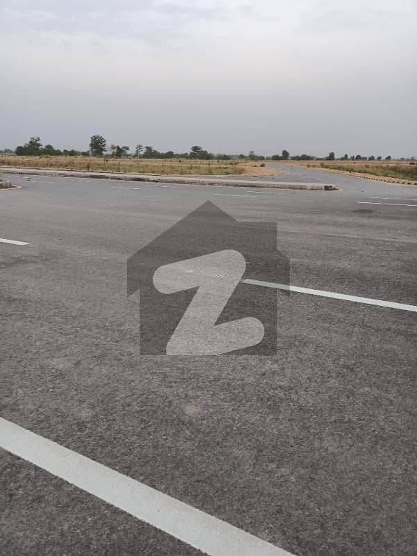 1 kanal plot available on good location near to main road idea location