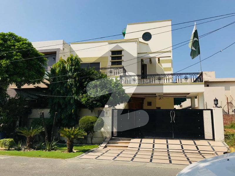 10 Marla Almost New Condition House For Sale In Dha Phase-8