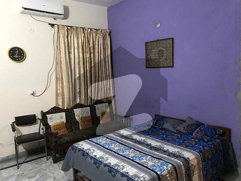 پی آئی اے ہاؤسنگ سکیم ۔ بلاک سی پی آئی اے ہاؤسنگ سکیم لاہور میں 6 کمروں کا 1 کنال مکان 3.5 کروڑ میں برائے فروخت۔