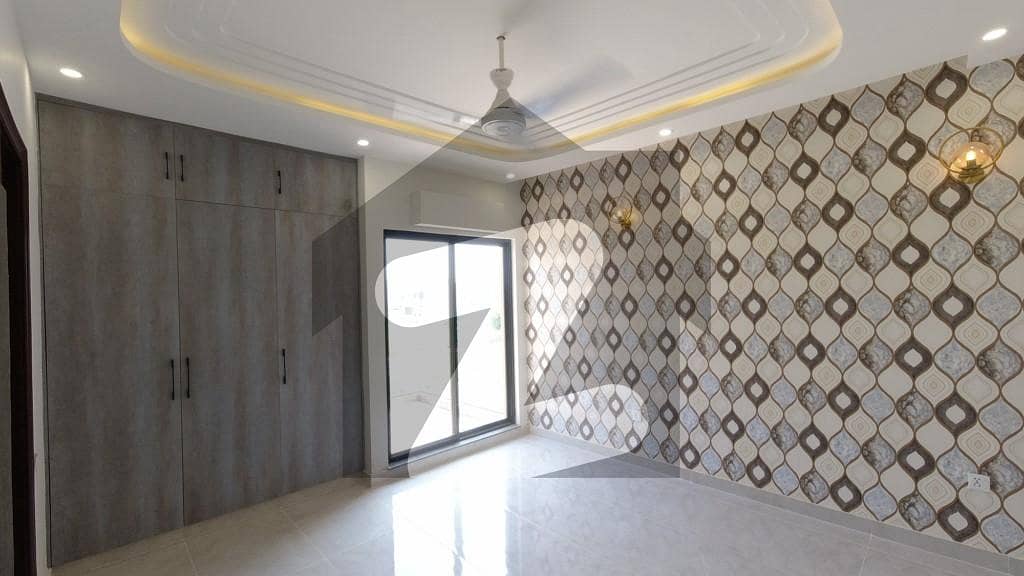 ڈی ایچ اے فیز 6 ڈیفنس (ڈی ایچ اے) لاہور میں 4 کمروں کا 7 مرلہ مکان 1.1 لاکھ میں کرایہ پر دستیاب ہے۔
