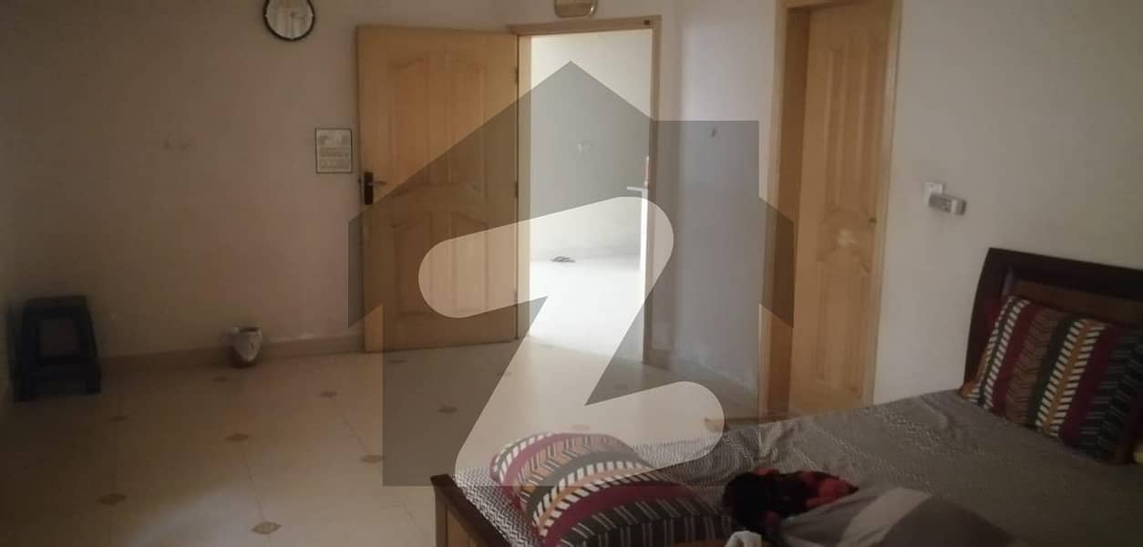 باتھ آئی لینڈ کراچی میں 7 کمروں کا 10 مرلہ مکان 7.45 کروڑ میں برائے فروخت۔