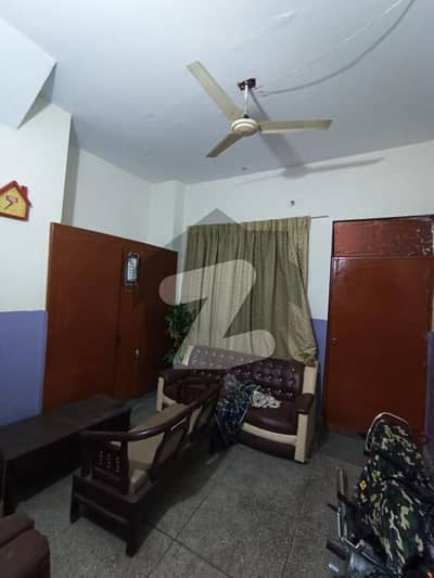 نواں شہر ملتان میں 9 کمروں کا 10 مرلہ مکان 1.65 کروڑ میں برائے فروخت۔