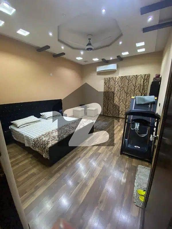 ڈی ایچ اے فیز 3 - بلاک ڈبل ایکس فیز 3 ڈیفنس (ڈی ایچ اے) لاہور میں 5 کمروں کا 8 مرلہ مکان 3.3 کروڑ میں برائے فروخت۔