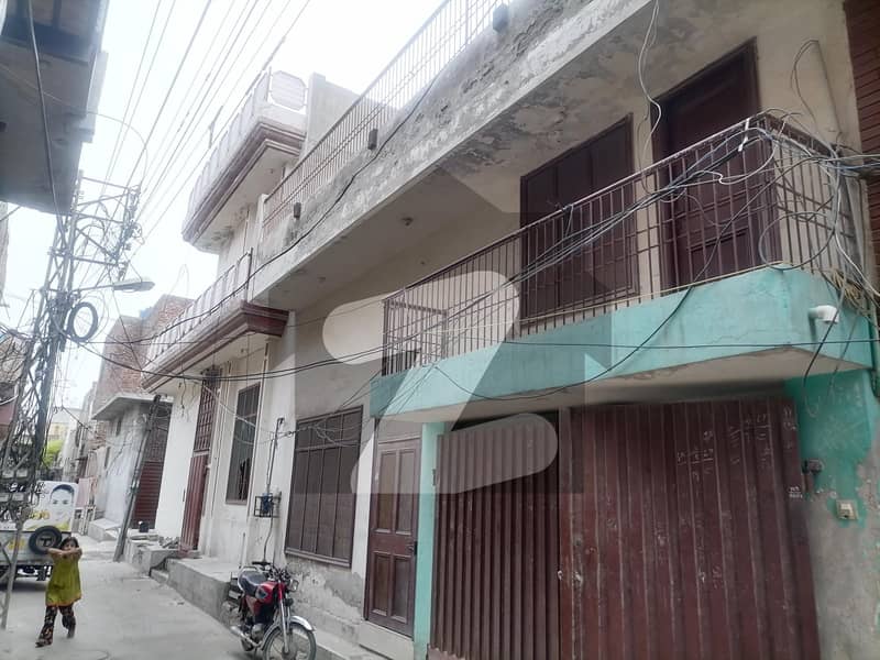 ستیانہ روڈ فیصل آباد میں 3 کمروں کا 5 مرلہ مکان 70 لاکھ میں برائے فروخت۔