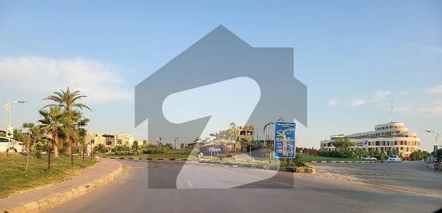 بحریہ ٹاؤن فیز 8 بحریہ ٹاؤن راولپنڈی راولپنڈی میں 6 مرلہ کمرشل پلاٹ 6 کروڑ میں برائے فروخت۔