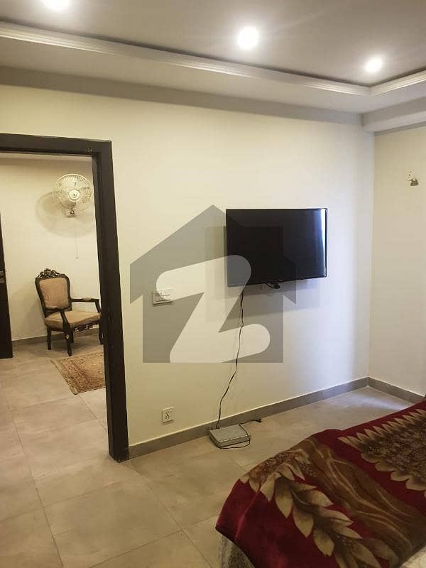 1 BED FULL LUXURY EXCELLENT GOOD IDEAL LOCATION FLAT FOR RENT IN BAHRIA TOWN LAHORE