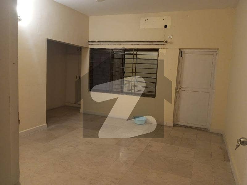 Separate Gate 3 Bed Upper Portion In Closed End Street