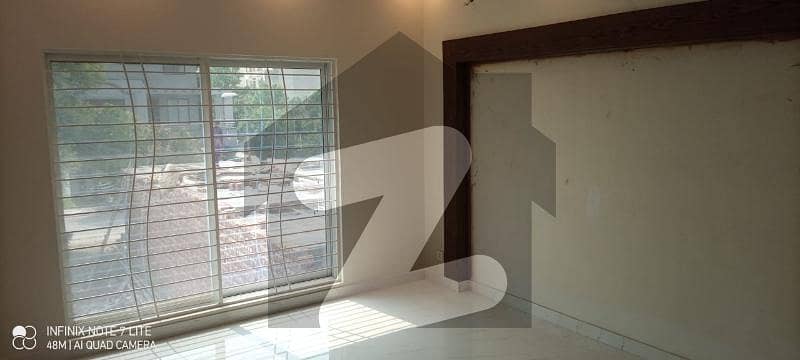 10 Marla upper portion for Rent in bahria town Lahore