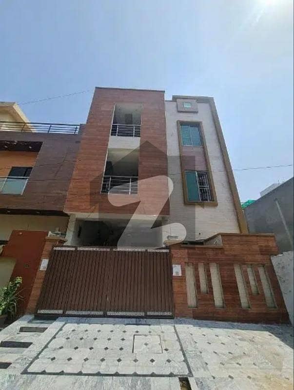1125 Square Feet 2 snd flore rent   In Canal Gardens - AA Block