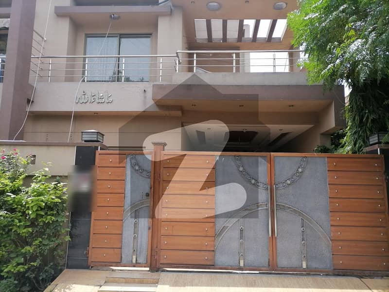 10 Marla House available for sale in Revenue Society - Block A, Lahore