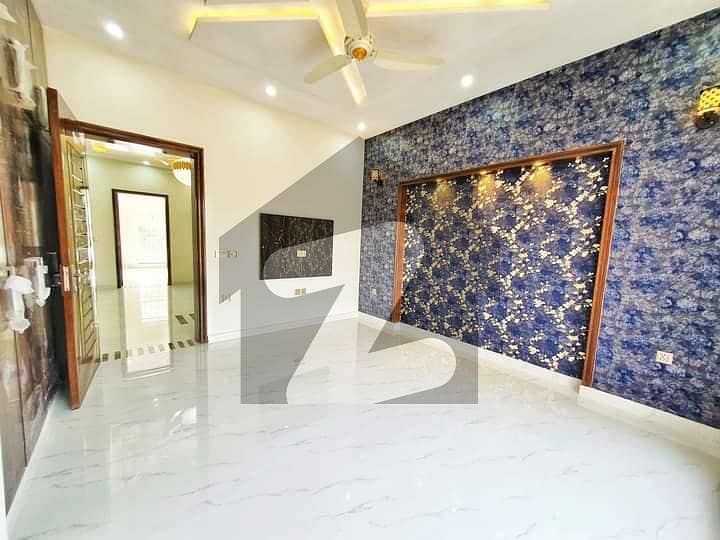 5 marla very beautiful hot location Best price house Upper portion for rent in Jinnah block bahria town lahore