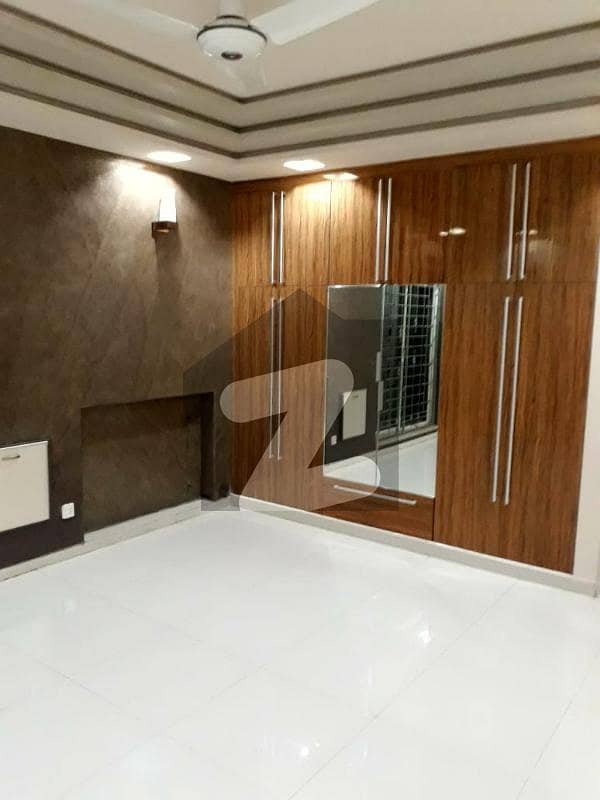 1 Kanal Modern Upper Portion Seperate Gate For Rent In Dha Phase 5