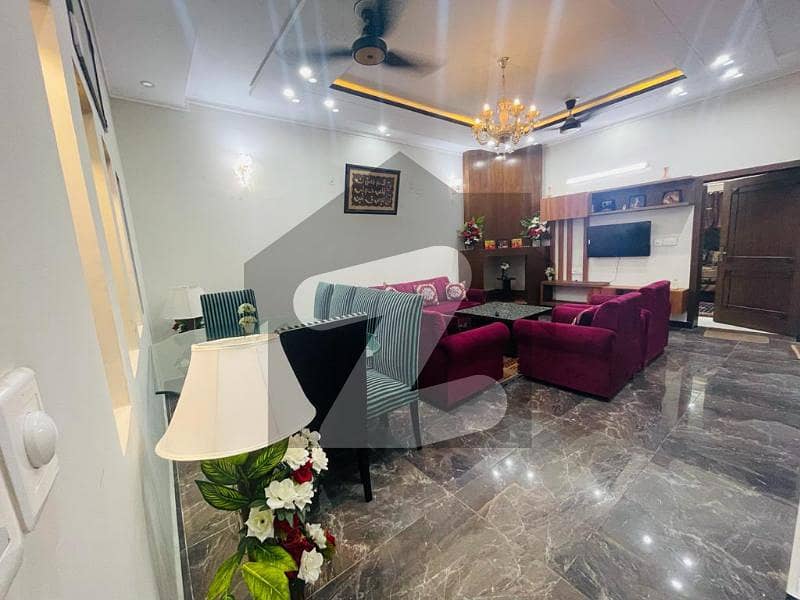 بحریہ ٹاؤن فیز 8 بحریہ ٹاؤن راولپنڈی,راولپنڈی میں 6 کمروں کا 10 مرلہ مکان 2.6 لاکھ میں کرایہ پر دستیاب ہے۔