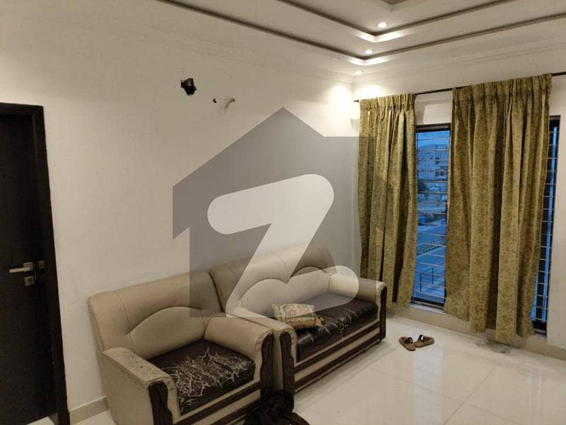 آئکن ویلی فیز 1 رائیونڈ روڈ لاہور میں 3 کمروں کا 7 مرلہ فلیٹ 35 ہزار میں کرایہ پر دستیاب ہے۔