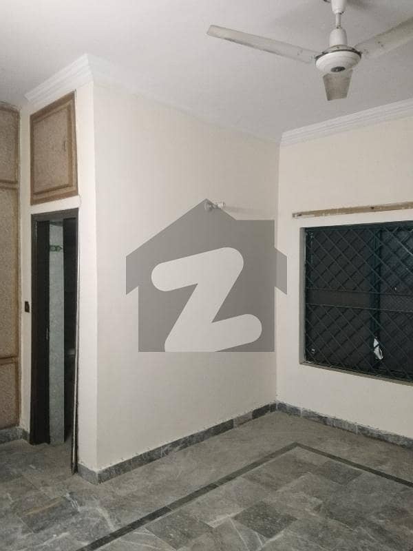 5 Marla 2 Beds Dd Tv Lounge Kitchen Attached Baths Upper Portion For Rent In Gulraiz Housing