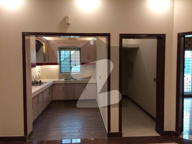 Luxury 10 Marla Brand New Upper Portion For Rent In Bahria Town Lahore.