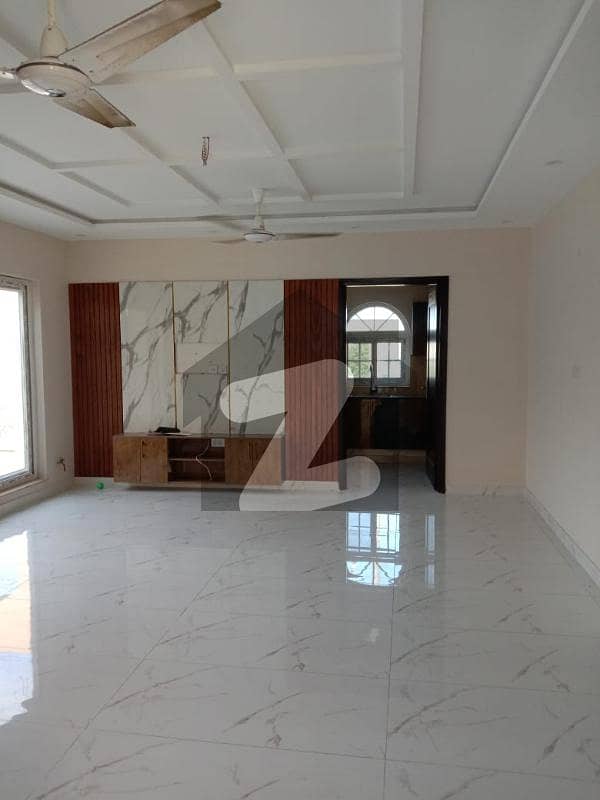 1-KANAL UPPER PORTION FOR RENT WITH SEPERATE GATE IN DHA PHASE-8