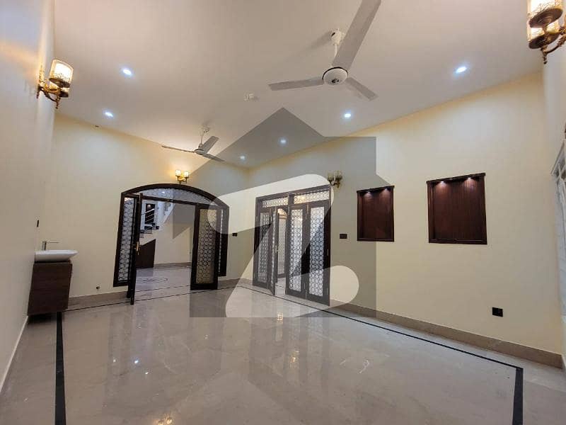 گارڈن سٹی گداپ ٹاؤن کراچی میں 6 کمروں کا 16 مرلہ مکان 5.15 کروڑ میں برائے فروخت۔