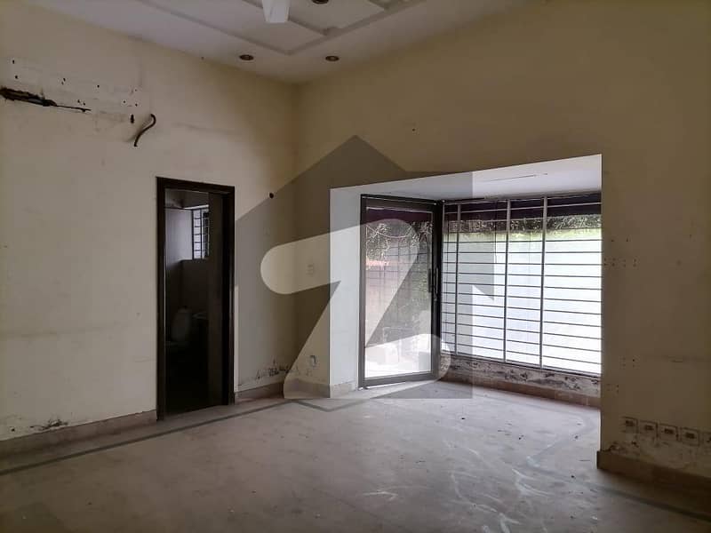 گلبرگ 2 - بلاک ٹی گلبرگ 2 گلبرگ لاہور میں 5 کمروں کا 3 کنال مکان 35 کروڑ میں برائے فروخت۔