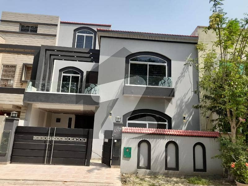 6 Marla Residential House for Sale in Hussain Block Sector E Bahria Town Lahore