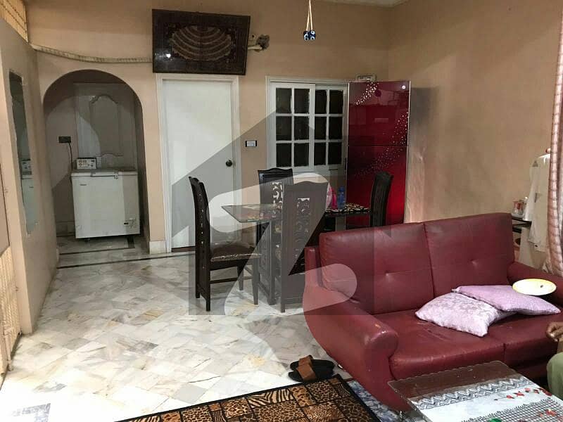 پی آئی بی کالونی کراچی میں 5 کمروں کا 9 مرلہ مکان 4.7 کروڑ میں برائے فروخت۔
