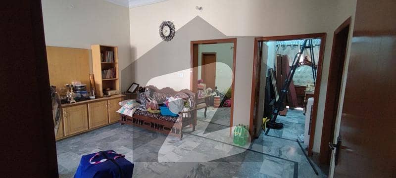 جوہر ٹاؤن فیز 2 جوہر ٹاؤن لاہور میں 4 کمروں کا 6 مرلہ مکان 67 ہزار میں کرایہ پر دستیاب ہے۔