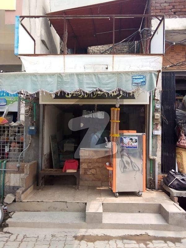 سمبڑیال سیالکوٹ میں 1 مرلہ دکان 67 لاکھ میں برائے فروخت۔