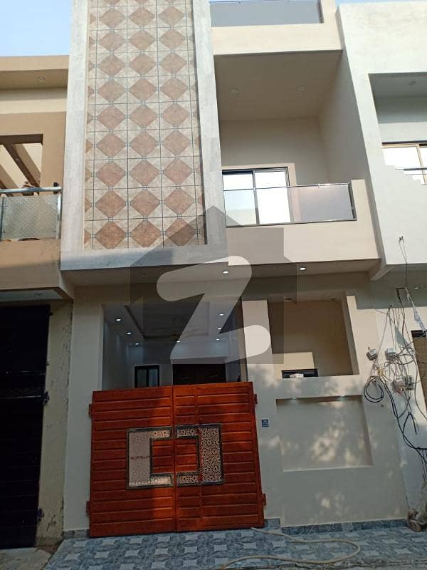 گرین ایوینیو ہاؤسنگ سوسائٹی کینٹ لاہور میں 3 کمروں کا 3 مرلہ مکان 1.25 کروڑ میں برائے فروخت۔