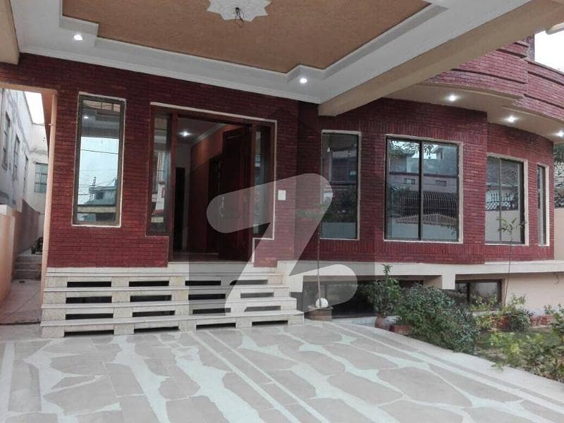 1 Kanal Separate House For Rent