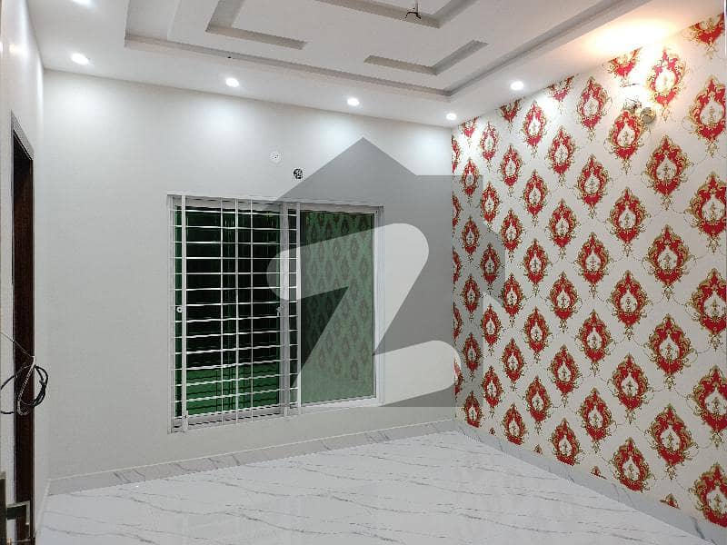 ویلینشیاء ہاؤسنگ سوسائٹی لاہور میں 6 کمروں کا 5 مرلہ مکان 1.7 کروڑ میں برائے فروخت۔