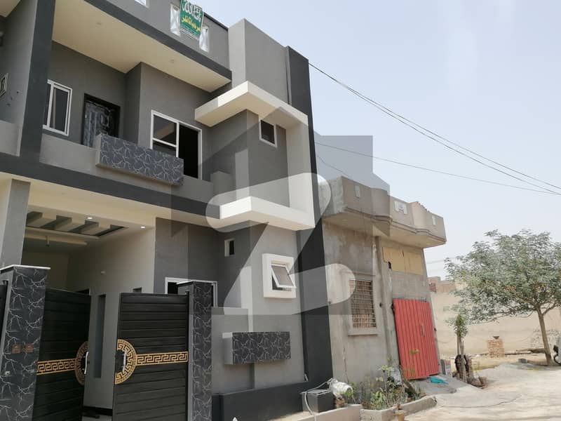 مسلم ٹاؤن فیصل آباد میں 4 مرلہ مکان 85 لاکھ میں برائے فروخت۔