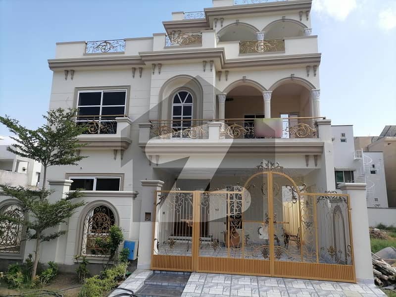 To sale You Can Find Spacious House In Dream Garden - Block F