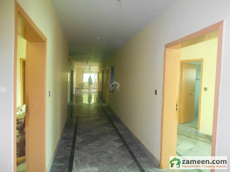 1 Kanal, 5 Rooms Portion For Rent In Soan Garden, Block F