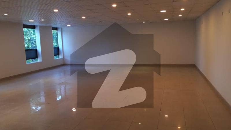 Gulberg 3 Main Boulevard 4.5 Kanal Commercial Building 20000sqft