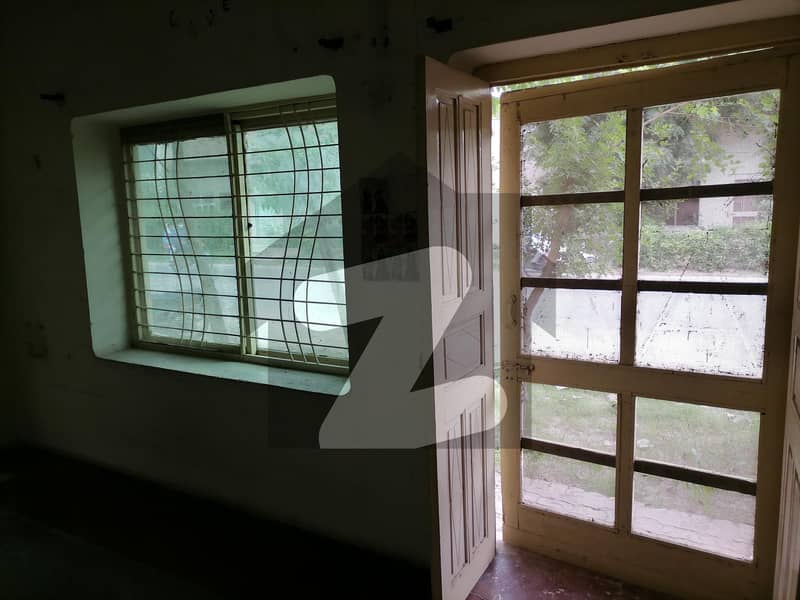 Located In Al-qurech Twon Sahiwal House For Rent