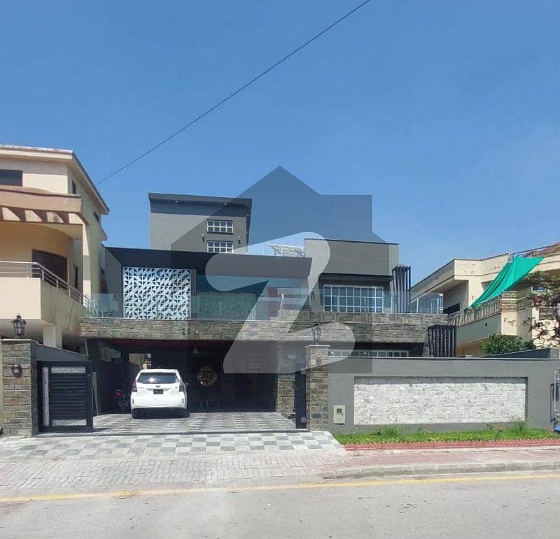 بحریہ ٹاؤن فیز 2 بحریہ ٹاؤن راولپنڈی راولپنڈی میں 5 کمروں کا 1 کنال مکان 8.3 کروڑ میں برائے فروخت۔