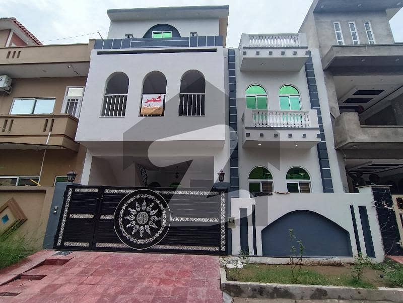 سوان گارڈن اسلام آباد میں 4 کمروں کا 6 مرلہ مکان 2 کروڑ میں برائے فروخت۔